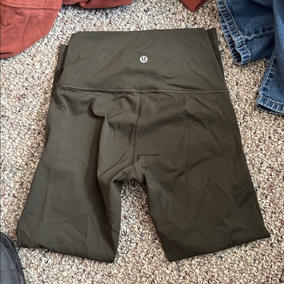 Lululemon Olive Green crop leggings - Picture 1 of 3